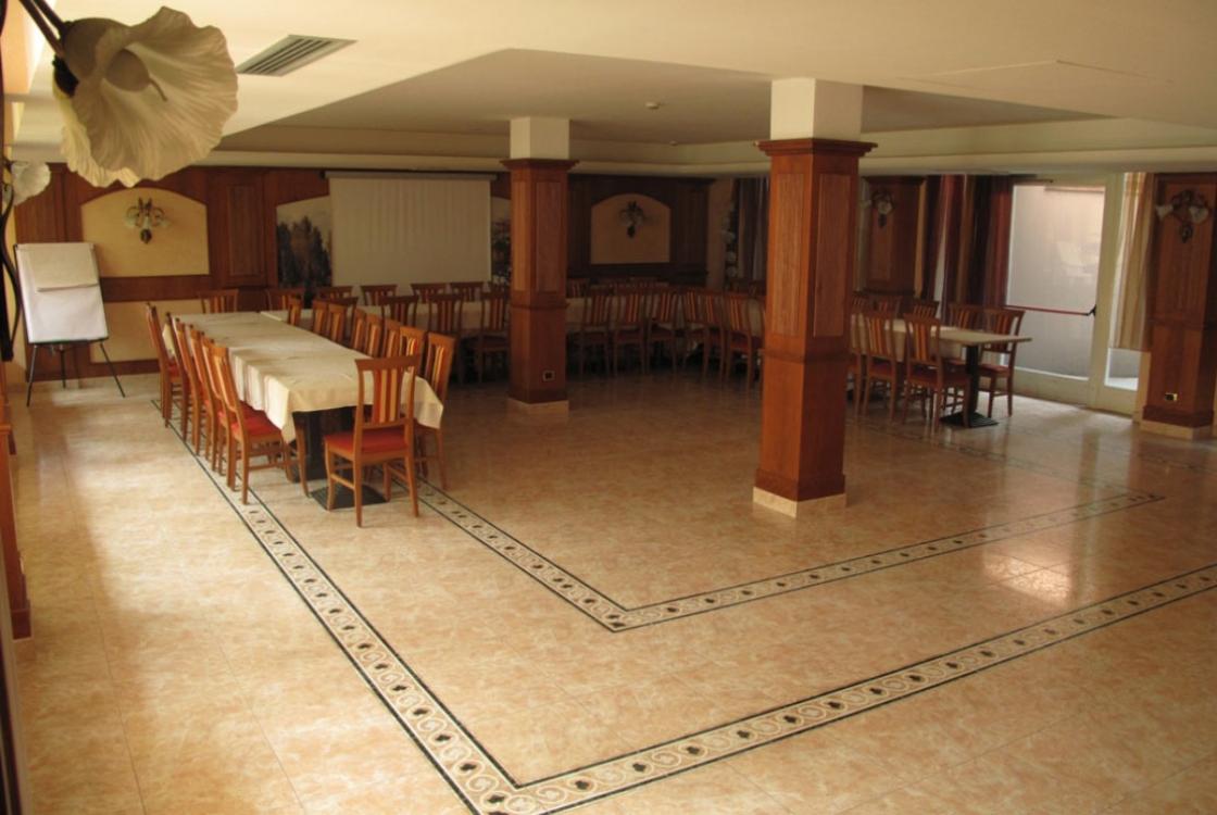 hotelolivo.upgarda it hotel-con-sala-conferenze-arco 013