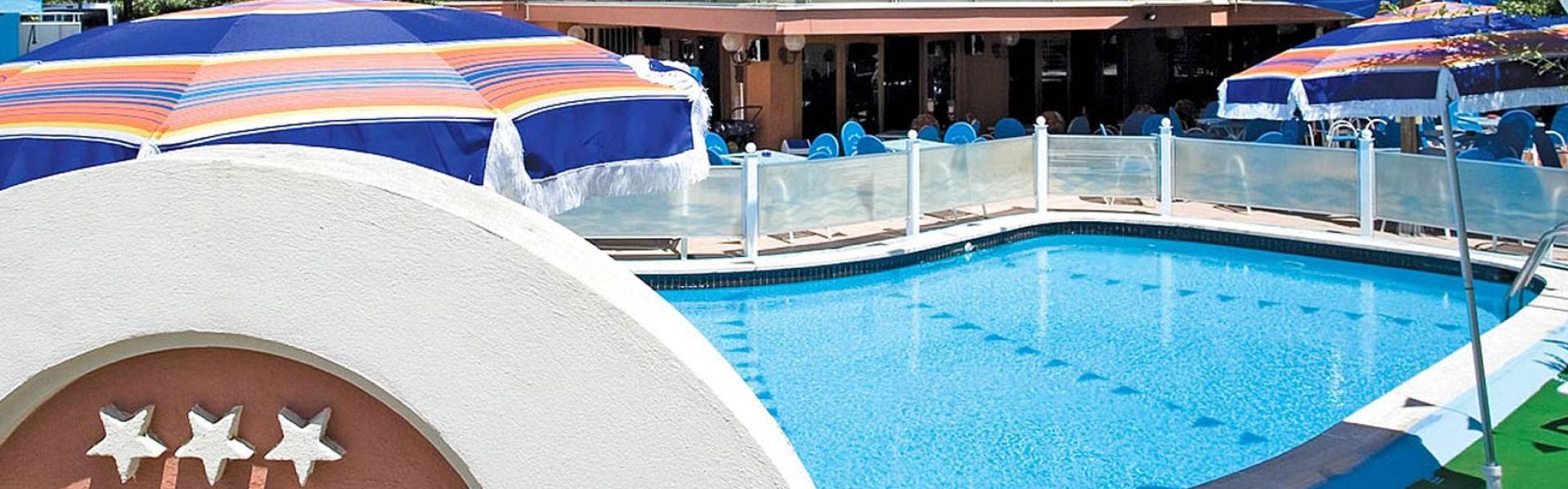 hotelzenith.unionhotels it piscina-cervia-hotel-zenith 003
