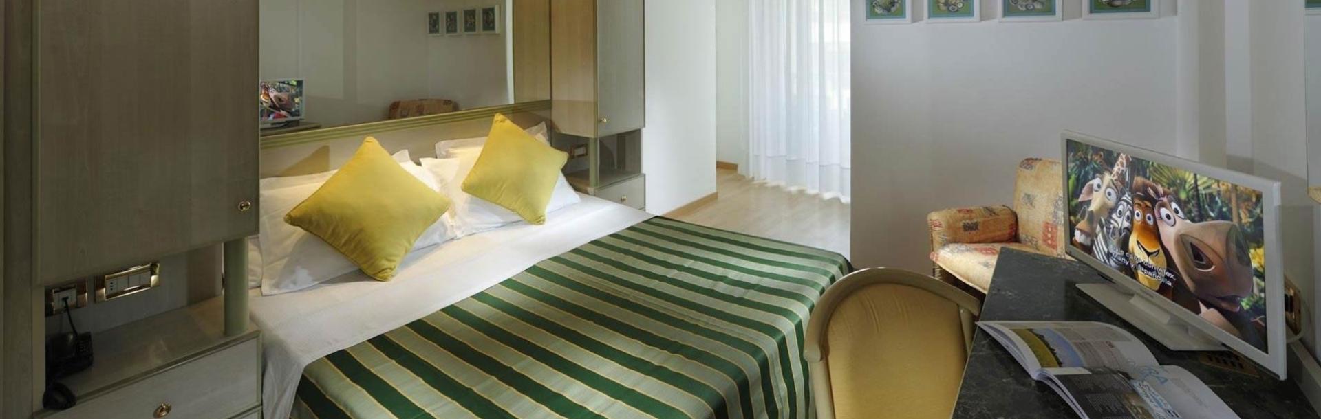 hotel-montecarlo en connecting-family-room 014