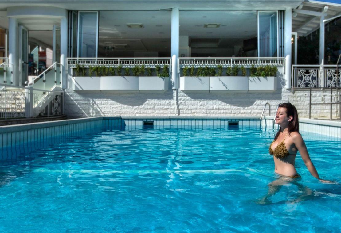 hotelclitunno en swimming-pool 019