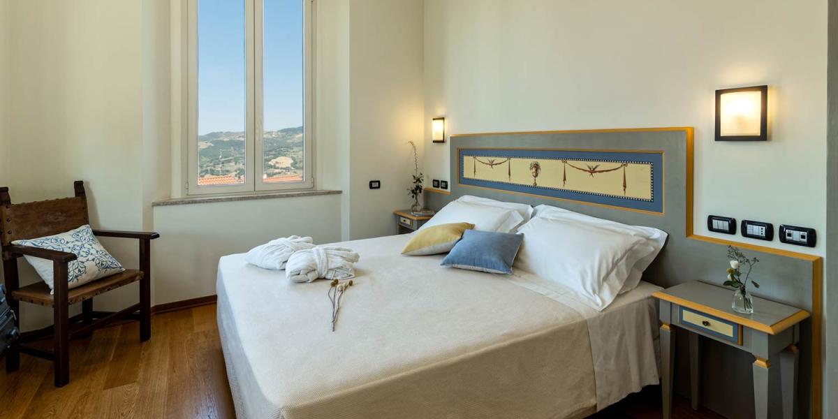 hotelducamontefeltro it camere-hotel-duca-del-montefeltro 020
