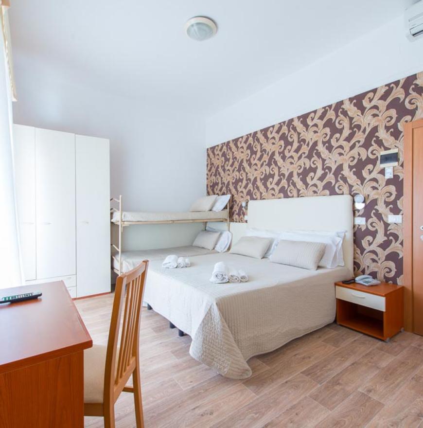 hotelgalassiarimini fr chambres-comfort 019
