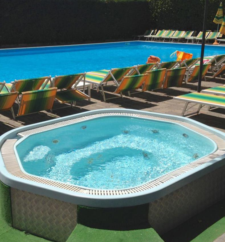 hotels-elcid-campeador fr residence-avec-piscine-rimini 009