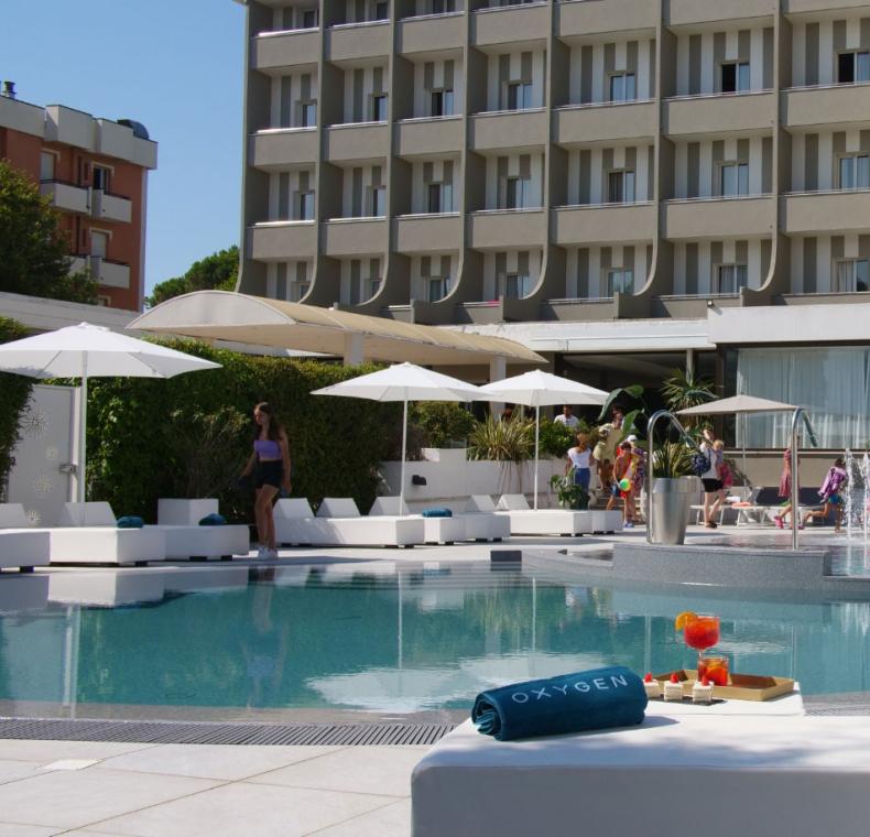 oxygenhotel it hotel-con-piscina-e-idromassaggio-rimini 009