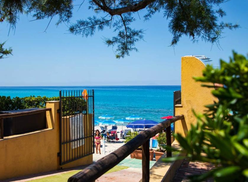 rivieracalabra it spiaggia-privata 012